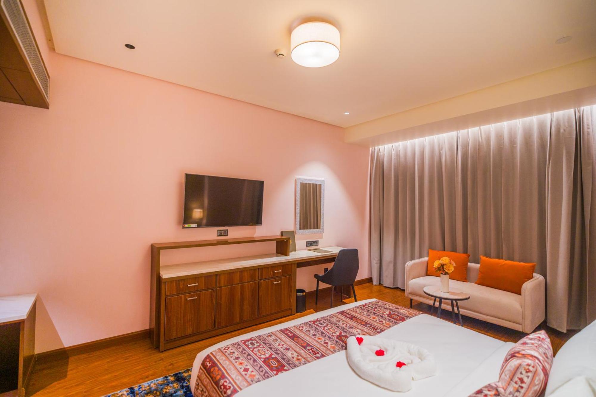 The Maple Hotel Бопал Екстериор снимка