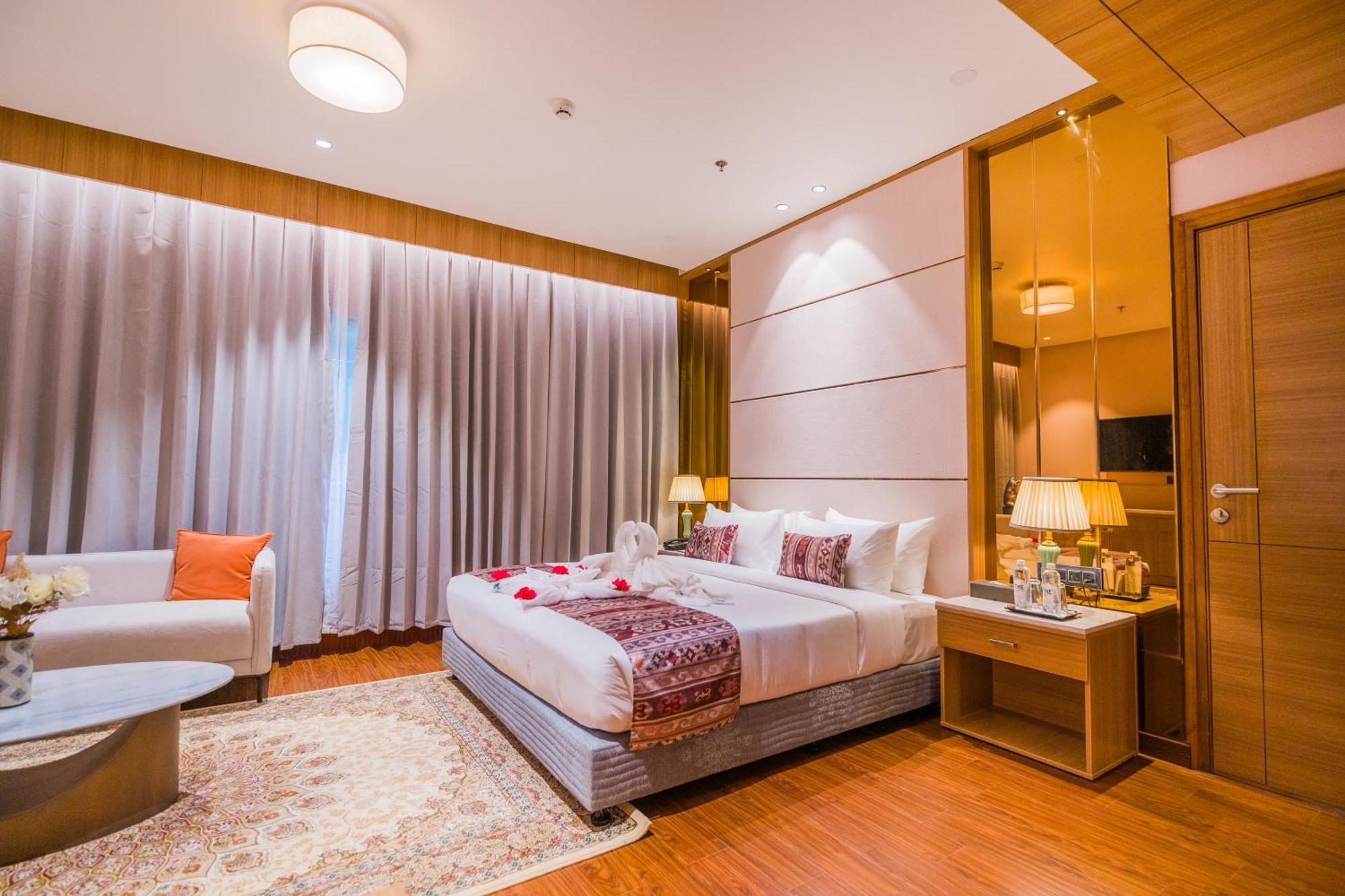 The Maple Hotel Бопал Екстериор снимка